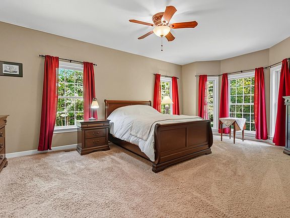 3rd image of 420 Buckroe Dr