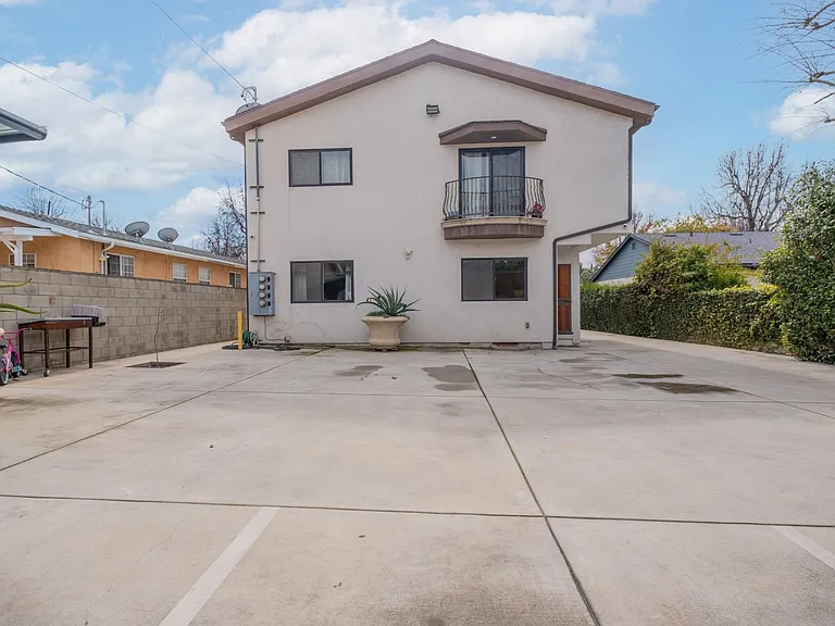 4441 Alumni Ave — Photo 27