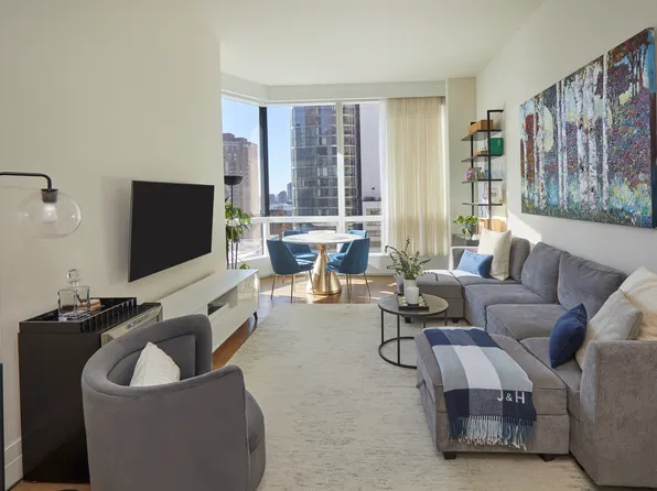 77 Greenwich Street image 1 of 27