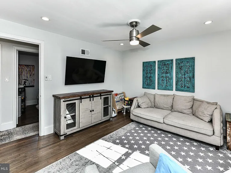 7308 Poplar Ct — Photo 13