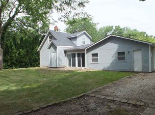 6235 Crow Creek Rd, Bettendorf, IA 52722