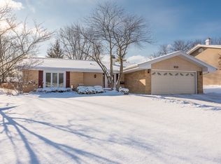 21W553 Monticello Rd, Glen Ellyn, IL 60137