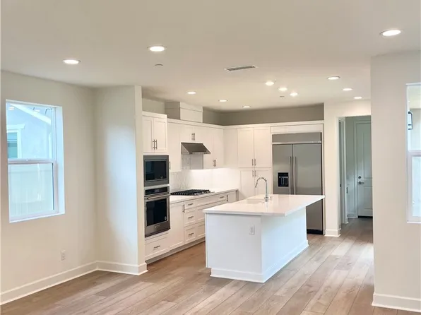 10895 Carlos St, Ventura, CA 93004