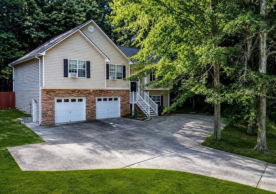 1st image of 321 Four Oaks Dr