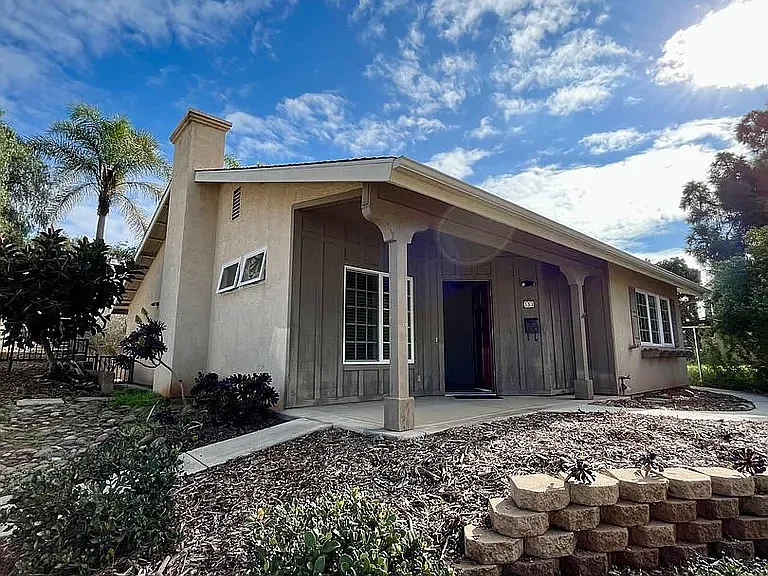 153 Las Flores Dr