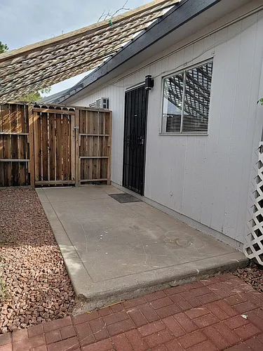 108 E Coogan Dr Photo 1