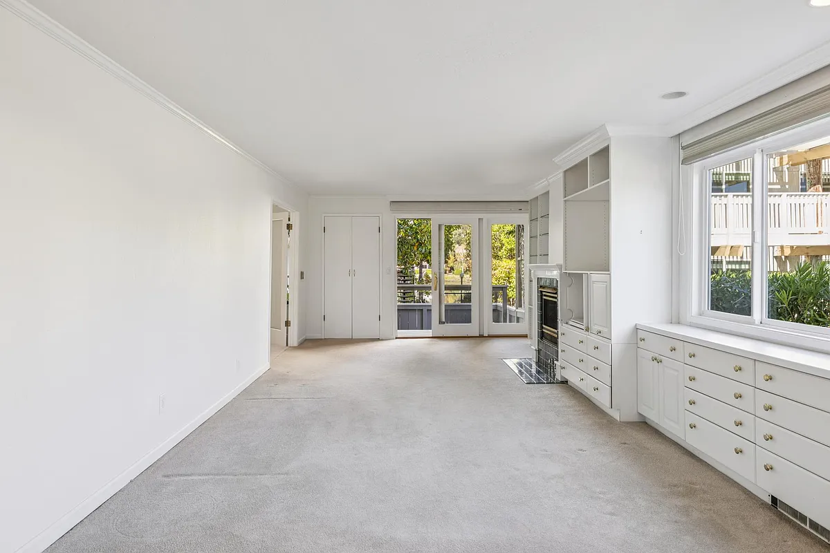 Building Photo - 505 Larkspur Plaza Dr #9