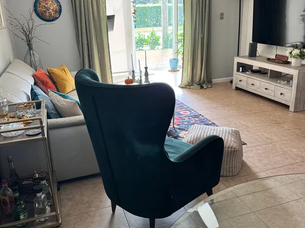 600 NW 76th Ter APT 102, Margate, FL 33063