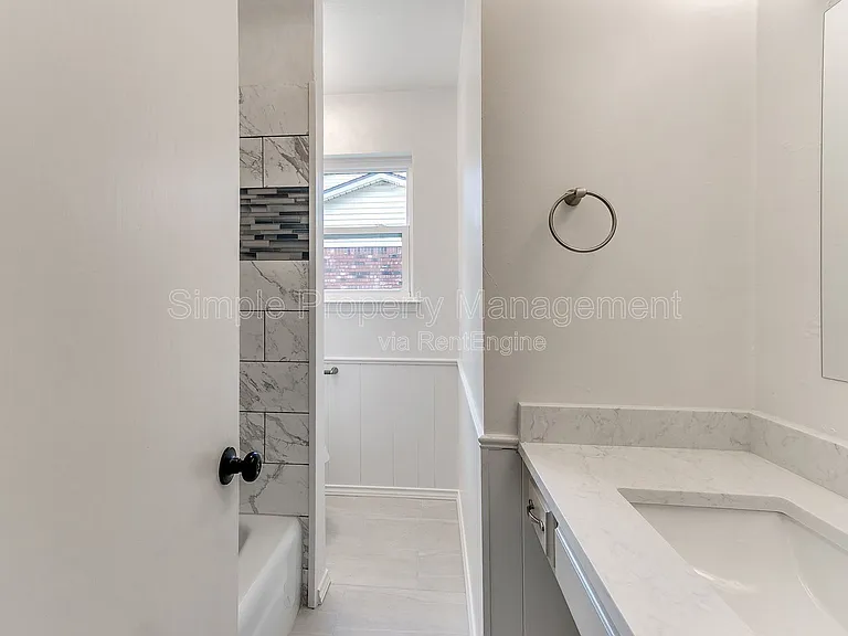 2401 Fedderson Dr — Photo 23