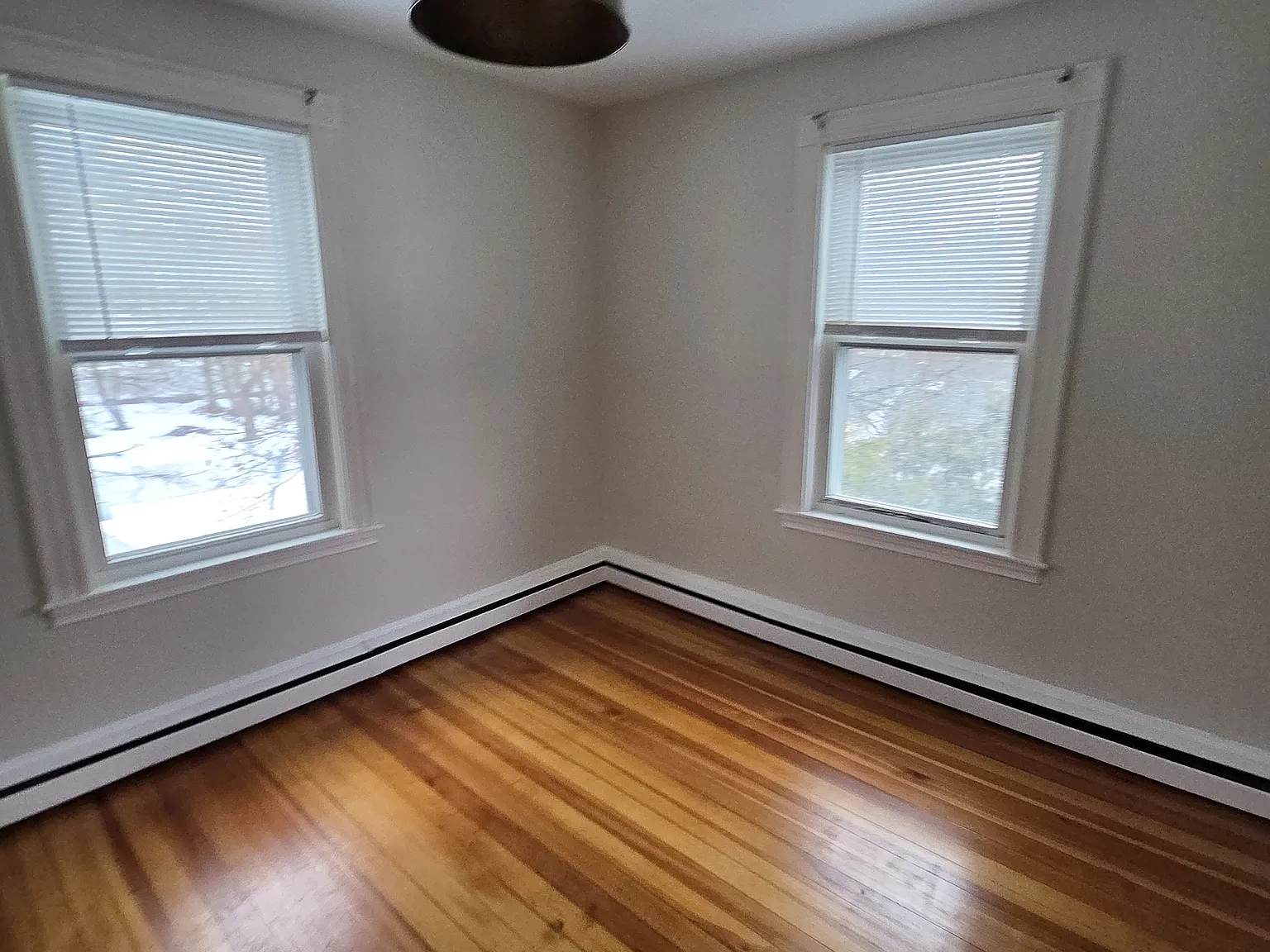 2 bed, 1000 sqft, $2,300 — Photo 2