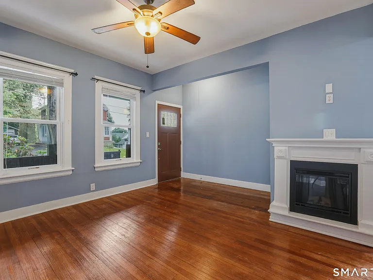 44-46 Perry Hill Rd — Photo 12
