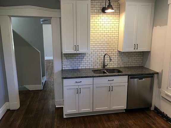 3rd image of 1358 Grace Ave