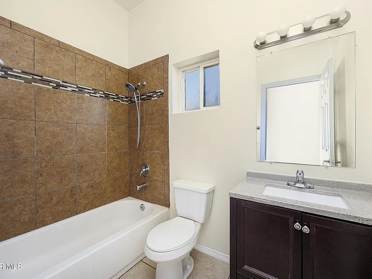 4120 Olympic Ave #B — Photo 9