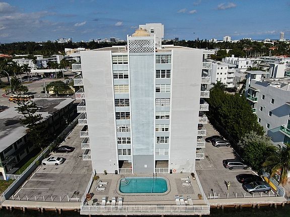 3rd image of 2016 Bay Dr APT 704