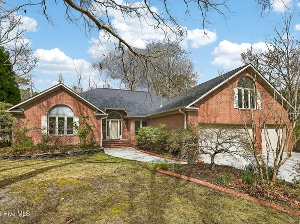 236 Ravenswood Road, Hampstead, NC 28443