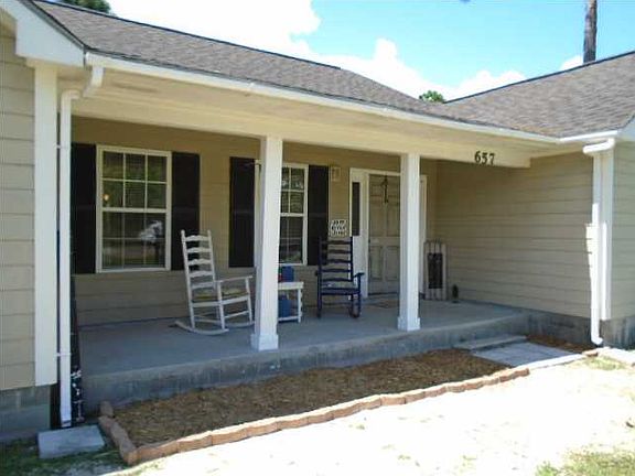 3rd image of 657 Longwood Ct