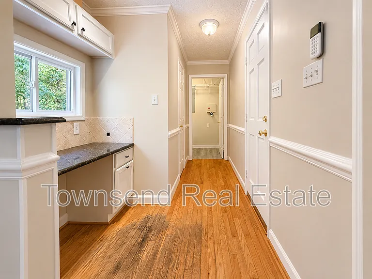 2937 Delaware Dr — Photo 5