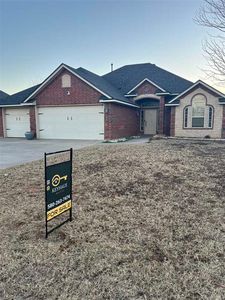 1325 NE Saddle Rock Dr, Elgin, OK, 73538