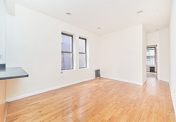 4th image of 587 W 177th St APT 32