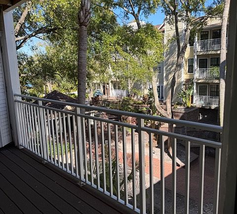 5th image of 1000 W Horatio St APT 201