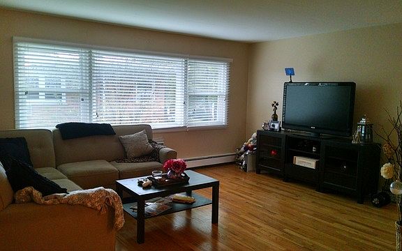 2nd image of 10911 S Lloyd Dr APT 9