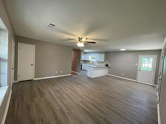 4th image of 106 Bradford Dr
