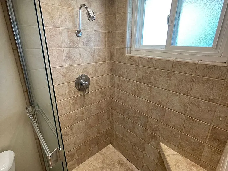 1379 Snow St — Photo 9