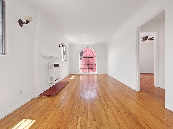 2nd image of 1414 Echo Park Ave