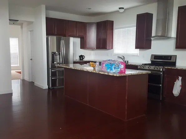 4143 Freesia Dr, Powell, OH 43065