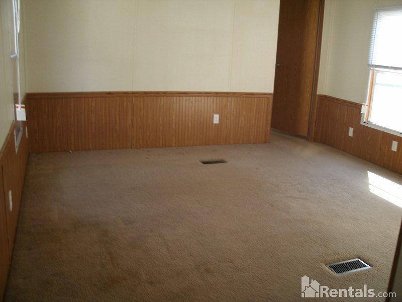 2nd image of 230 Bishop Dr