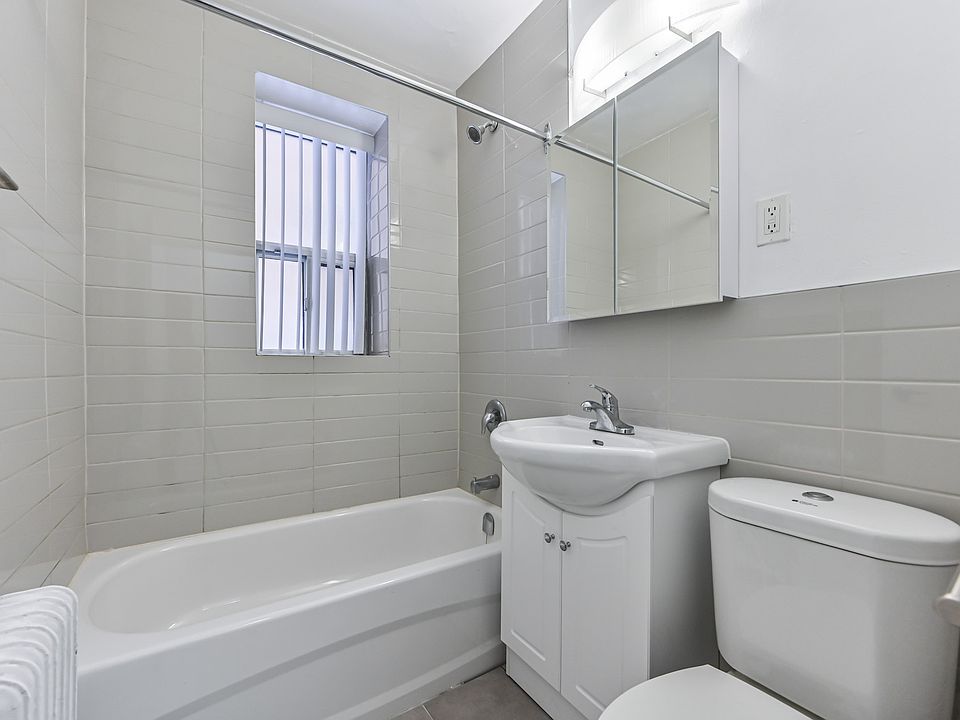 2nd image of 153 Saint George St #202