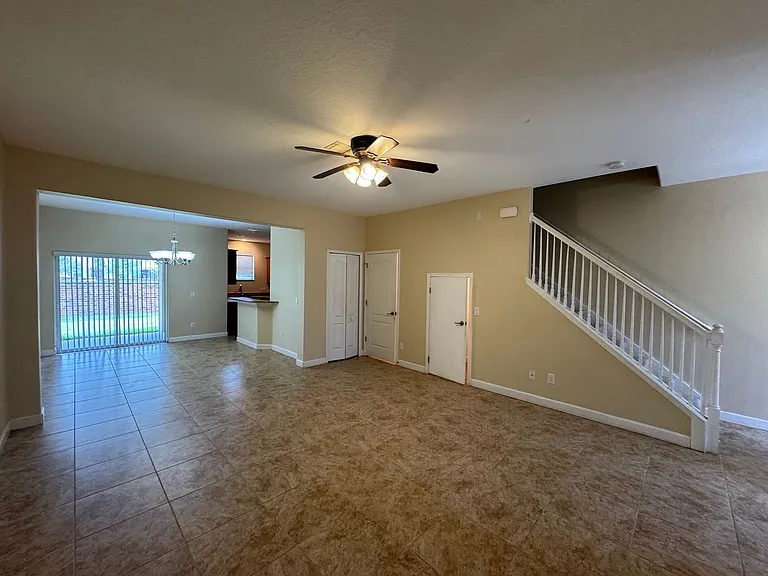 2832 Adelaide Ct — Photo 2
