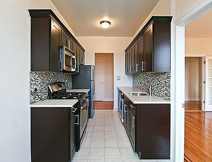 2nd image of 3614 165th St APT 6EN