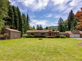 90061 Greenwood Dr, Leaburg, OR 97489