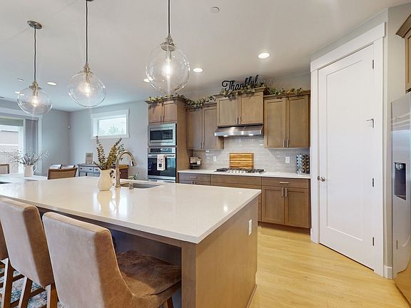 5th image of 1122 26th Street NW