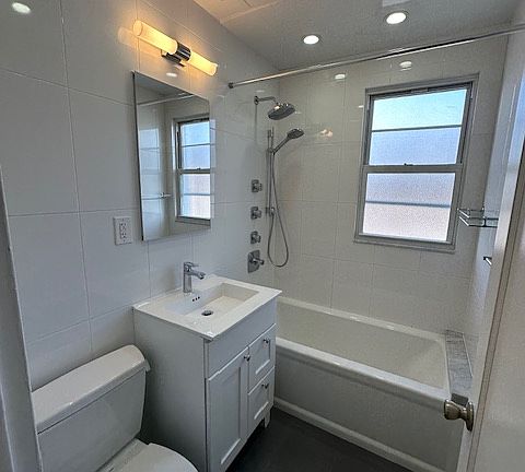 2nd image of 5 Wainwright Ave APT 1B