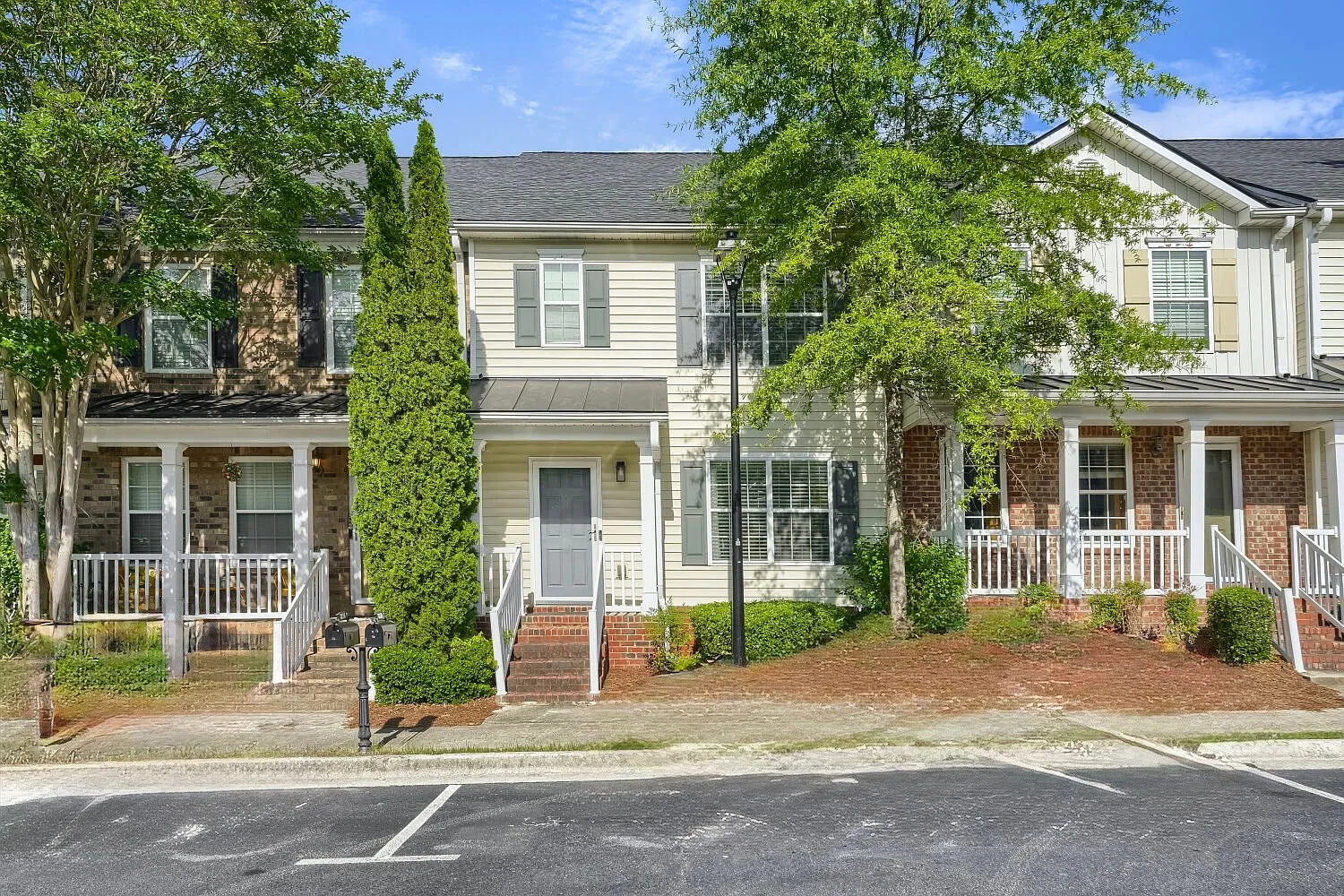 3 bed, 2.5 bath, 1680 sqft, $3,500 — Photo 2