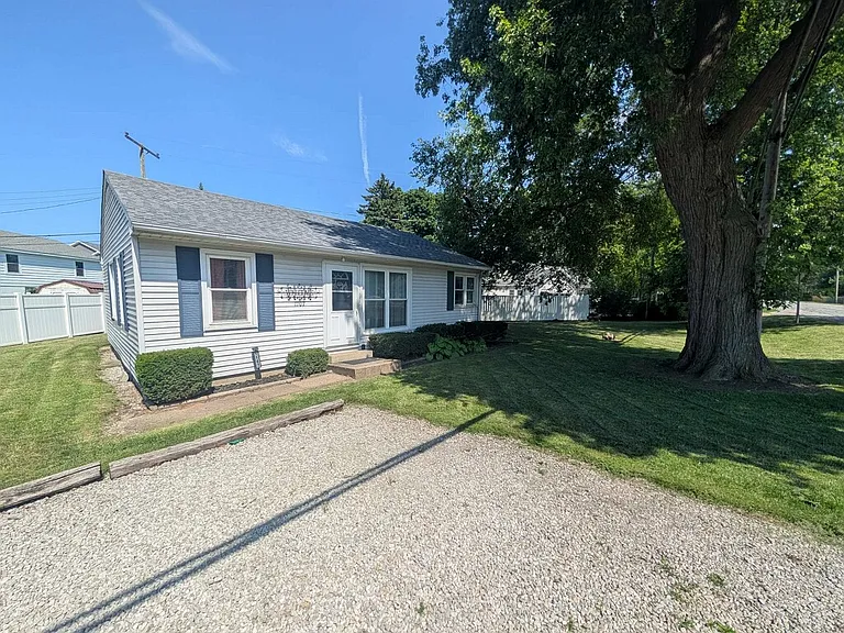 1107 Cleveland Rd W — Photo 13