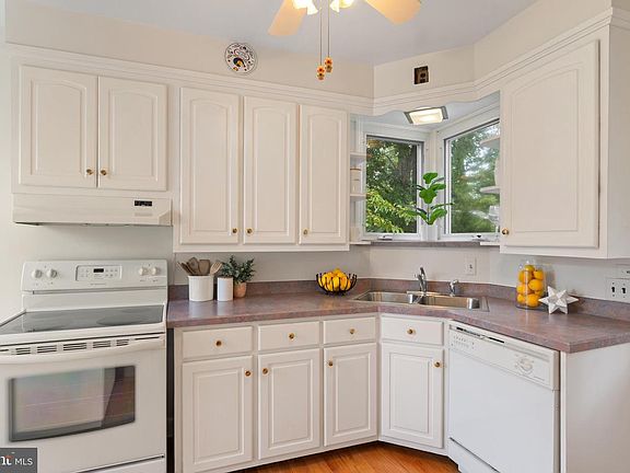5th image of 4216 Darnall Rd