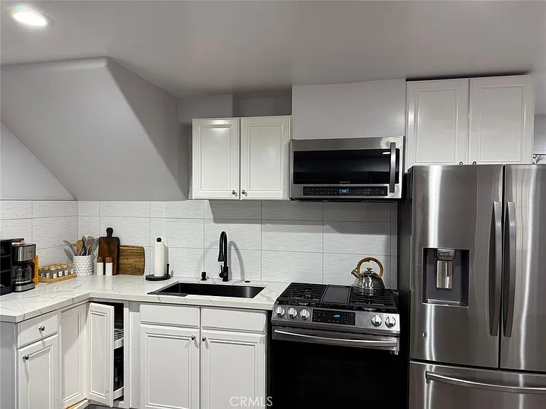 22237 Buena Ventura St #2 — Photo 11
