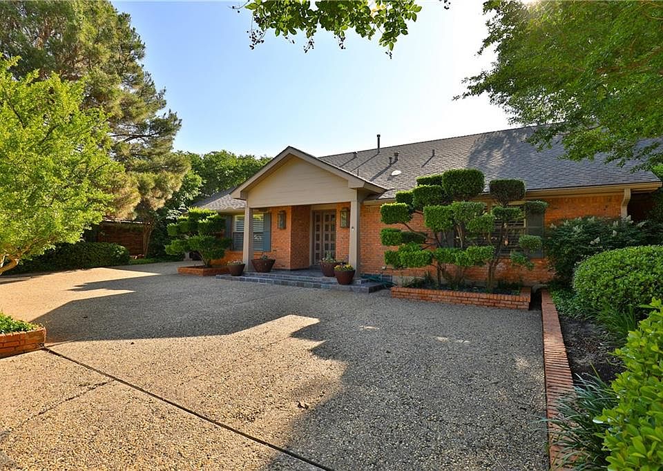 1st image of 49 Hoylake Dr