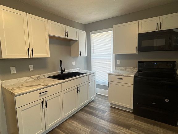 2nd image of 926 A St #D