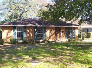 18 Elizabeth Ave, Chickasaw, AL 36611