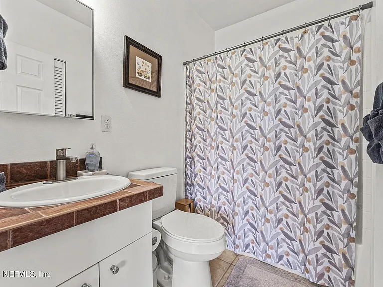 343 E Church St — Photo 13