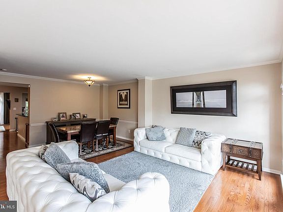 3rd image of 5726 Governors Pond Cir