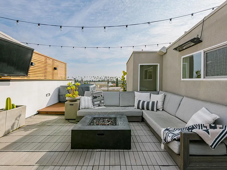 1238 Gordon St — Photo 24