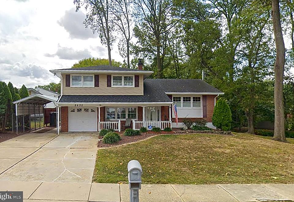 1st image of 2652 Longfellow Dr