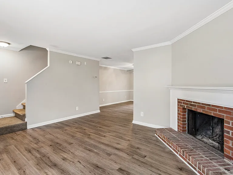 1030 Huntington Trce SE — Photo 12
