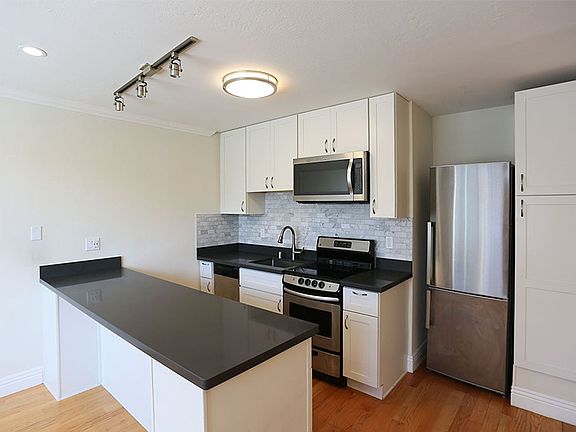 5th image of 39 Fair Ave #102