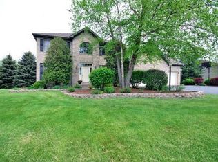 40W654 Willowbrook Dr, St Charles, IL